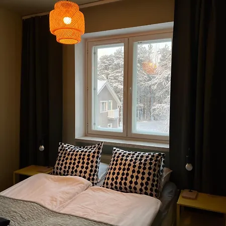 Arctic Bloom Retreat: 2br W/ Parking * 罗瓦涅米