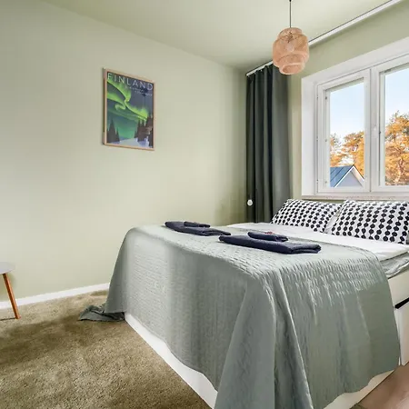 Arctic Bloom Retreat: 2br W/ Parking Apartman *