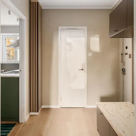 Arctic Bloom Retreat: 2br W/ Parking Apartman *
