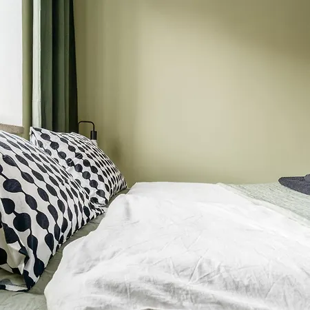 Apartman Arctic Bloom Retreat: 2br W/ Parking