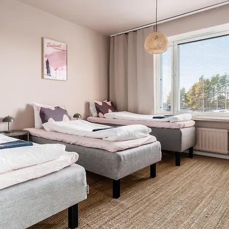 Arctic Bloom Retreat: 2br W/ Parking Apartman *