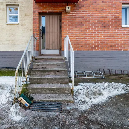 Arctic Bloom Retreat: 2br W/ Parking Apartman