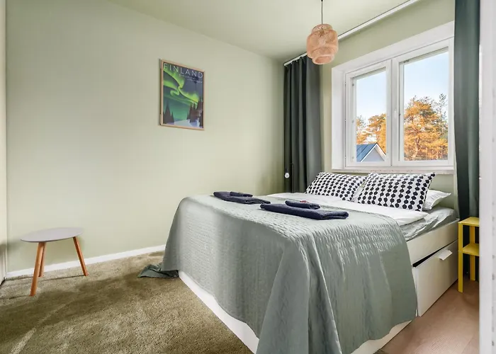 Arctic Bloom Retreat: 2br W/ Parking Appartement *