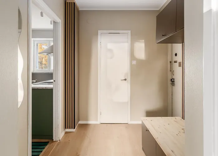 Arctic Bloom Retreat: 2br W/ Parking Appartement *