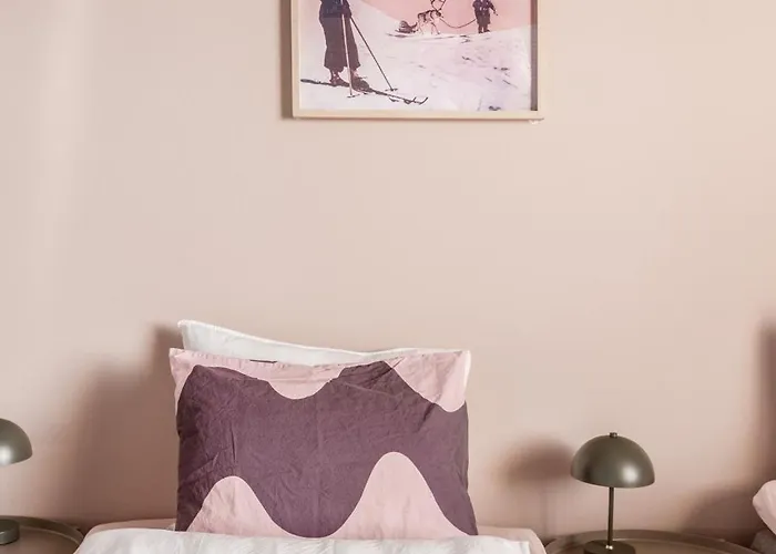 Arctic Bloom Retreat: 2br W/ Parking Rovaniemi